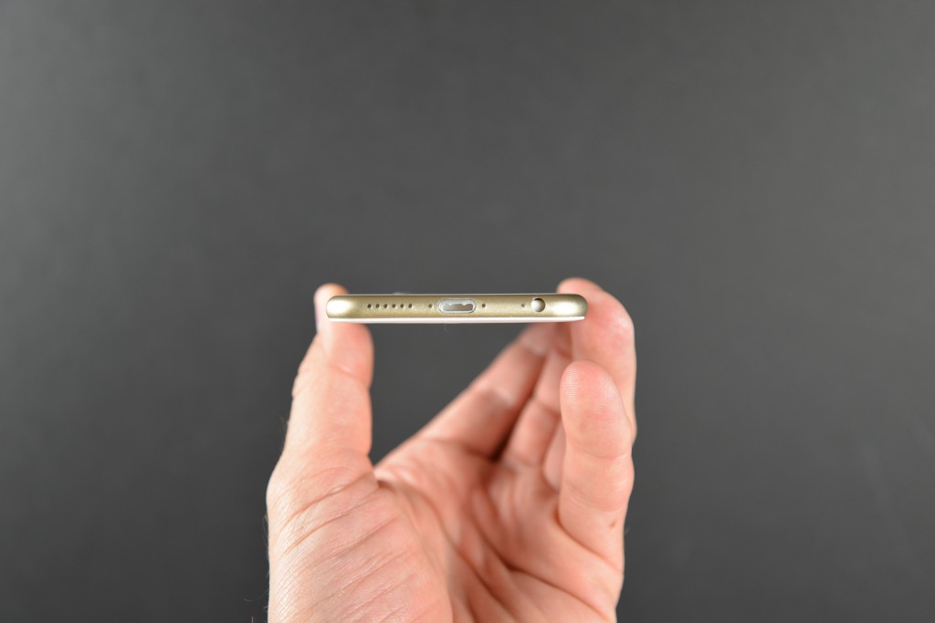 Apple-iPhone-6-Mockup-30