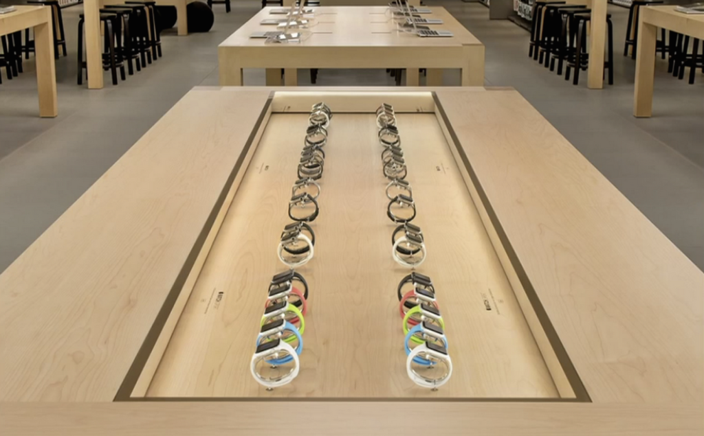 Apple Watch v Apple Store
