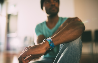 CEO Fitbitu prohlásil, že Apple Watch toho umí příliš moc