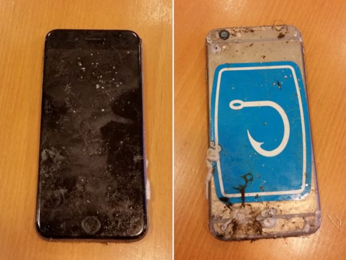 Apple opravuje iPhone, který byl 8 měsíců pod vodou