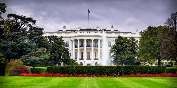 Bílý dům nepodpoří legislativu, která by nutila společnosti odemykat zařízení