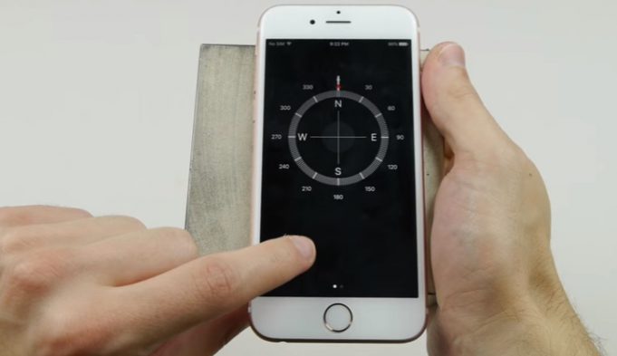 TechRax se pokusil zničit iPhone pomocí obřího magnetu. Jak to dopadlo?