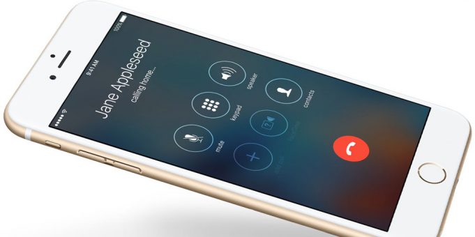 Apple čelí žalobě kvůli tomu, že iPhone umí telefonovat a posílat emaily