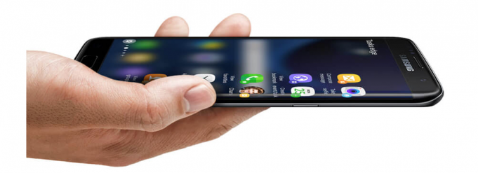 Apple má patent na displej ve hraně zařízení, který už používá Samsung