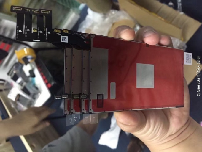 V iPhonu 7 bude displej namontovaný vzhůru nohama