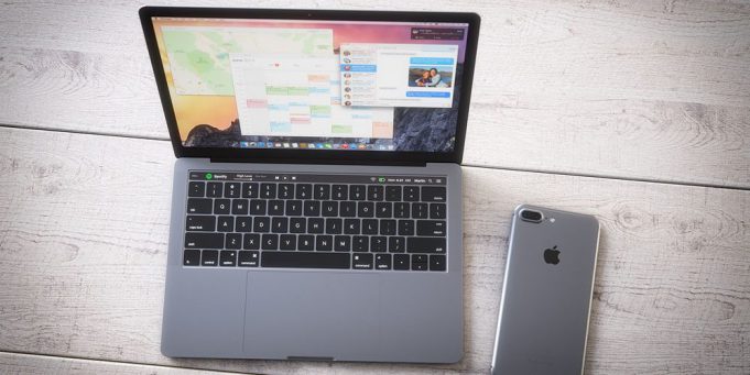 Nové MacBooky Pro budou tenčí s větším tracpadem a grafikou AMD