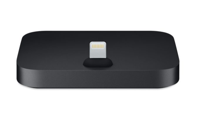 Apple začal prodávat iPhone Lightning Dock pro černý iPhone 7