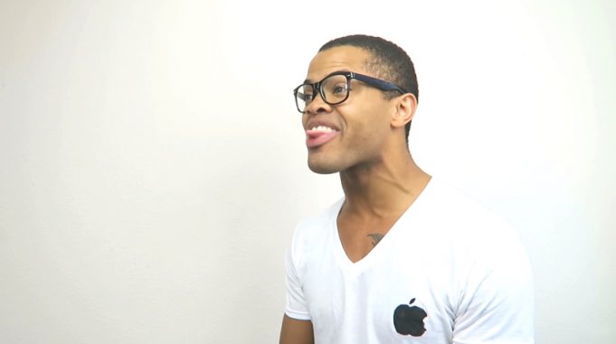 iZábava – Podívejte se na parodii představení iPhonu 7