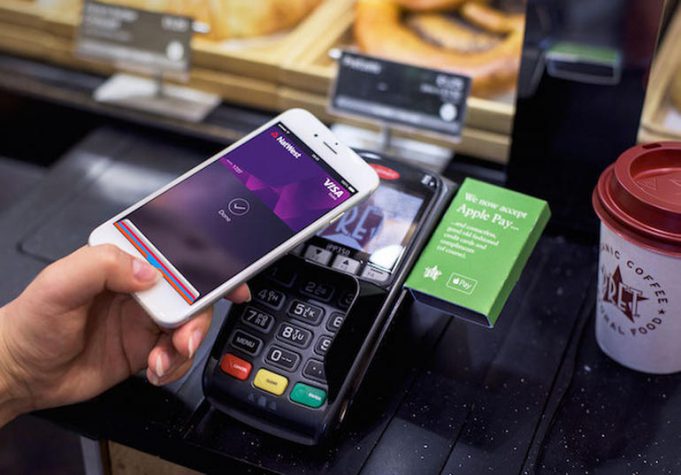 Seznam velkých prodejců a aplikací, kteří podporují Apple Pay