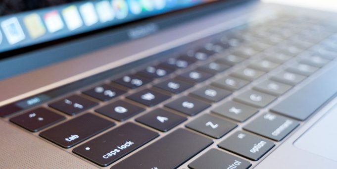 Jak přidat do macOS docku praktické mezery pro lepší organizaci aplikací?