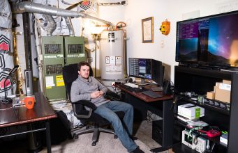 Mladý hacker zosmiešnil Apple, Google a Teslu