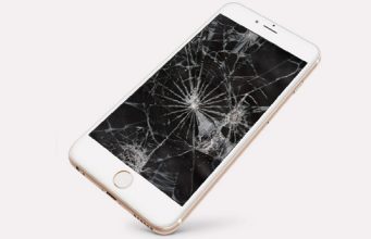 Budoucí iPhone by mohl uživatele upozornit, že sklo je prasklé