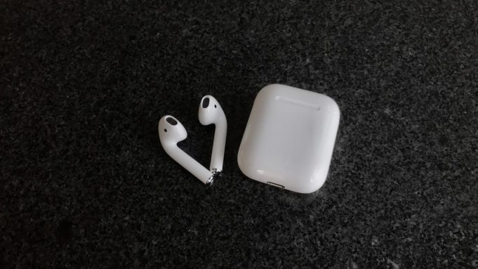 Jak spárovat AirPods s Android zařízením, PC nebo starším Macem?