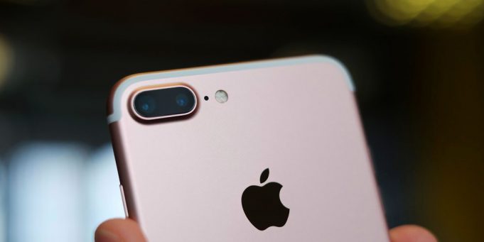 Podle analytiků nezvýšila katastrofa Samsungu prodej iPhonu 7