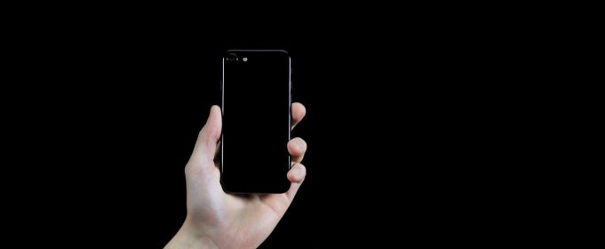 Peel představil odolný Jet Black kryt pro iPhone 7 a 7 Plus