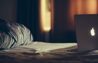 Podívejte se na funkci Night Shift na Macu, která bude šetřit vaše oči