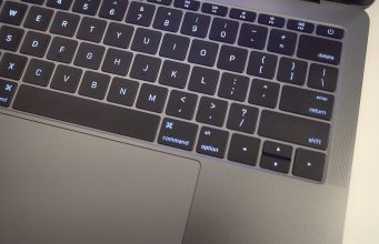 Znechucení uživatelé MacBooků Pro sepisují petici na výměnu vadných klávesnic