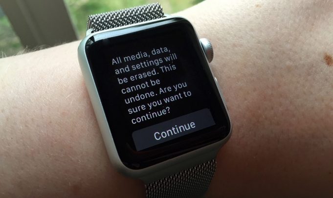 Jak zrušit spárování a resetovat Apple Watch?