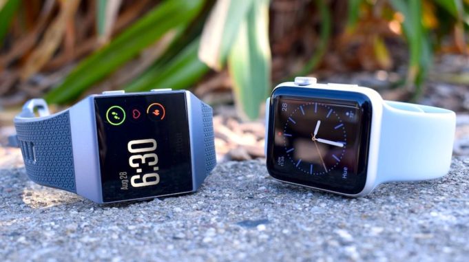 Porovnání Fitbit Ionic s Apple Watch