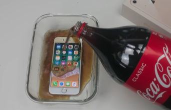 Co udělá iPhone 8 v Coca-Cole na 24 hodin?
