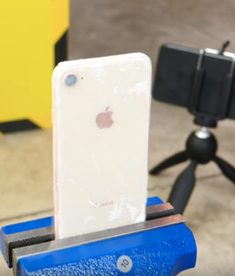 iPhone 8 v tekutém dusíku