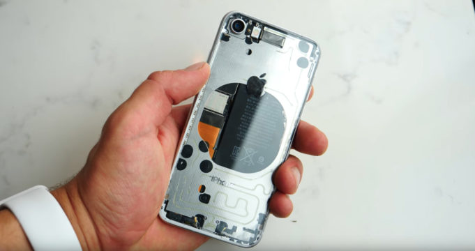 Návod – Jak vytvořit průhledný iPhone 8?