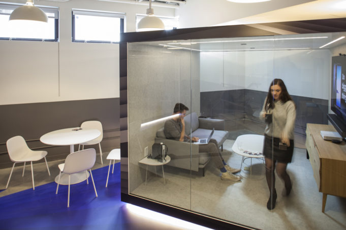 Samsung chystá zákaznické centrum podobné jako Genius Bar firmy Apple