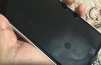 iPhone X má první výrobní vady!