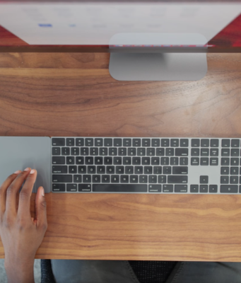 Černý Lightning kabel? Ano, ale k iMacu Pro!