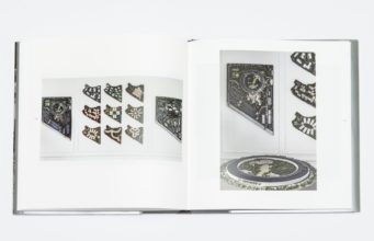 Koncept designu Apple Parku je v knize Norman Foster Foundation