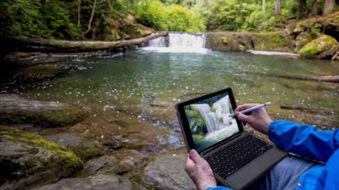 Společnost Zagg představila Rugged Book, bezdrátovou klávesnici pro iPad