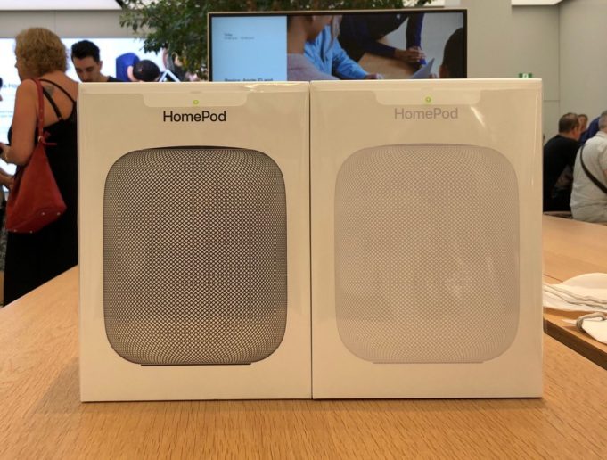 První zákazníci se už radují z HomePodu!