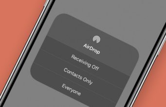 Stalker prý zjistil jméno a telefonní číslo Američanky pomocí AirDropu