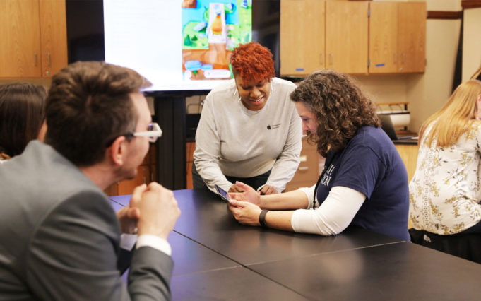 Apple v Chicagu vybuduje centrum pro vzdělávání pedagogů