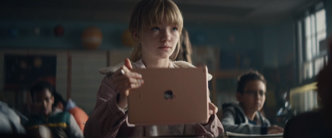 Apple na svém Youtube kanálu právě zveřejnil video o novém iPadu