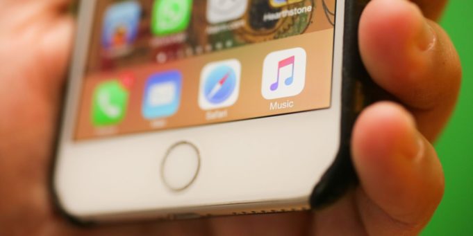 Zisk streamované hudby vzrostl minulý rok o 39%