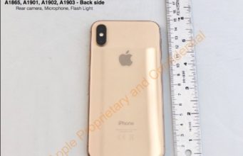 Apple měl v plánu vydat iPhone X ve zlaté barvě, podle zprávy sdílené s FCC