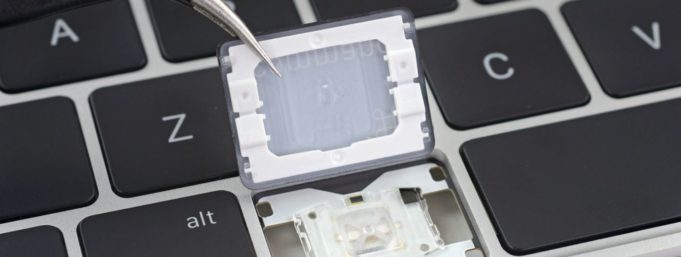 Na Apple byla podána druhá žaloba kvůli vadným klávesnicím