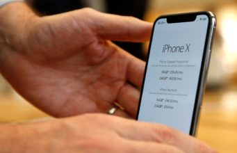 Společnost IDC hovořila o růstu prodeje iPhonů a celkovém poklesu tržeb smartphonů