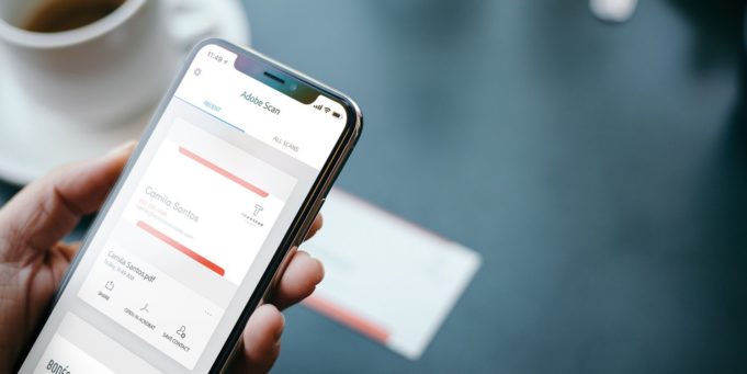 Aplikace dne – Adobe Scan naskenuje vizitku a přidá do kontaktů s 99% přesností