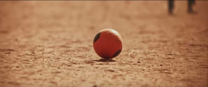 Apple zveřejnil 3 fotbalové reklamy „Shot on iPhone“