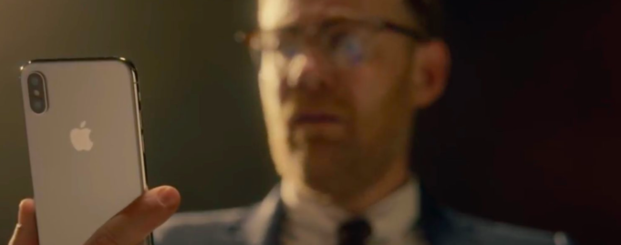 Apple sdílel novou reklamu na iPhone X, která je zaměřená na Face ID