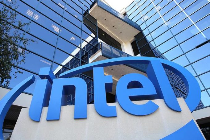 Intel dnes oficiálně představil své nové procesory pro připravované MacBooky