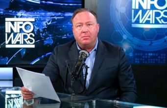 Společnost Apple odstranila aplikaci Infowars z App Store
