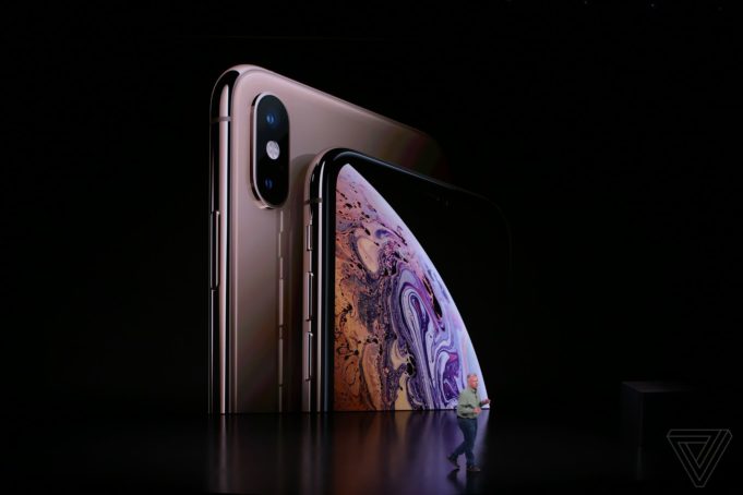 Apple představil iPhone Xs