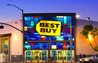 Zloději ukradli z prodejny Best Buy v Peronii zařízení Apple za zhruba 150 000 dolarů