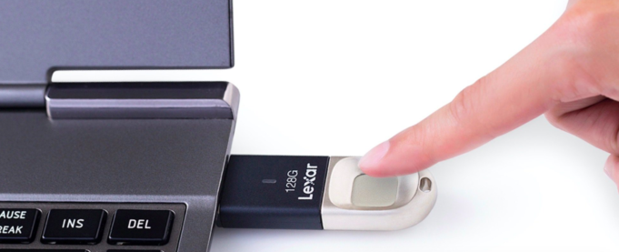 Lexar dnes představil novou sestavu flash disků s čtečkami otisků prstů