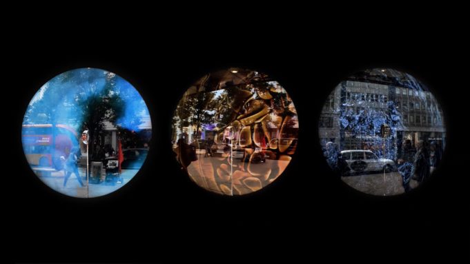 Apple na Oxford Street vybudoval instalaci připomínající displeje nových produktů