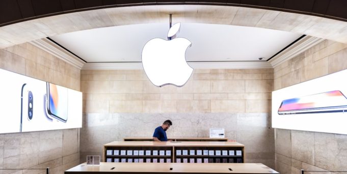 Zbytečný optimismus iPhonu Xr může zpomalit tempo růstu