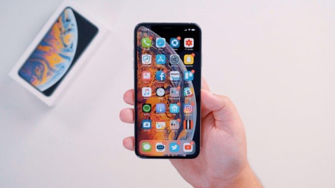 iOS 12.1 řeší problém „BeautyGate“ i problém s připojením LTE